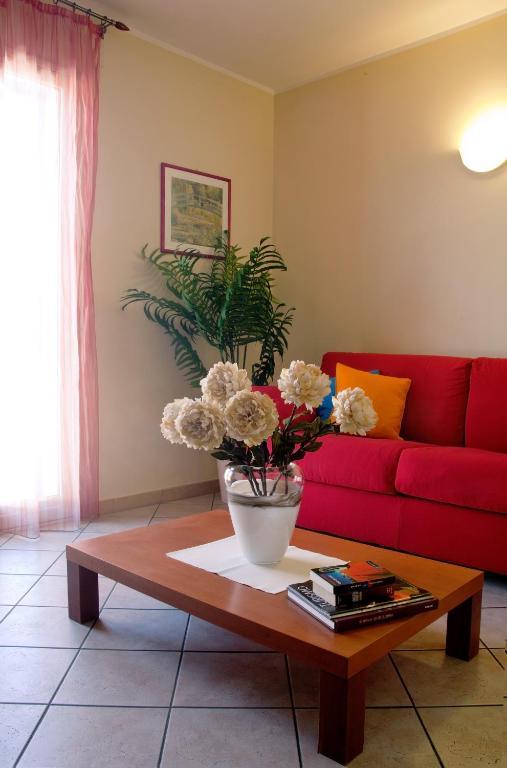 Motta Residence Hotel Motta SantʼAnastasia Quarto foto