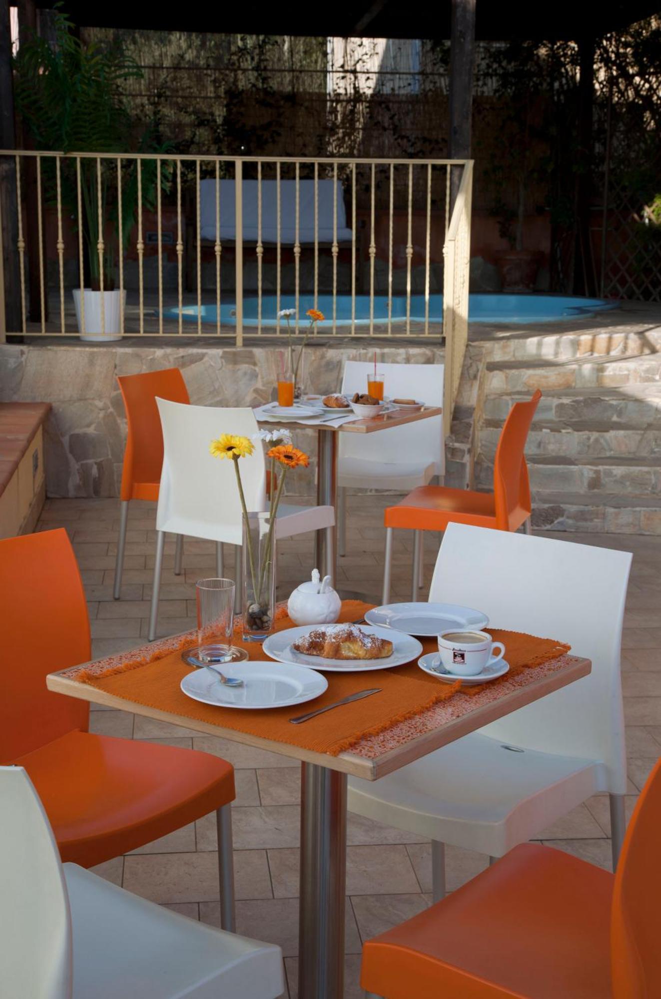 Motta Residence Hotel Motta SantʼAnastasia Exterior foto
