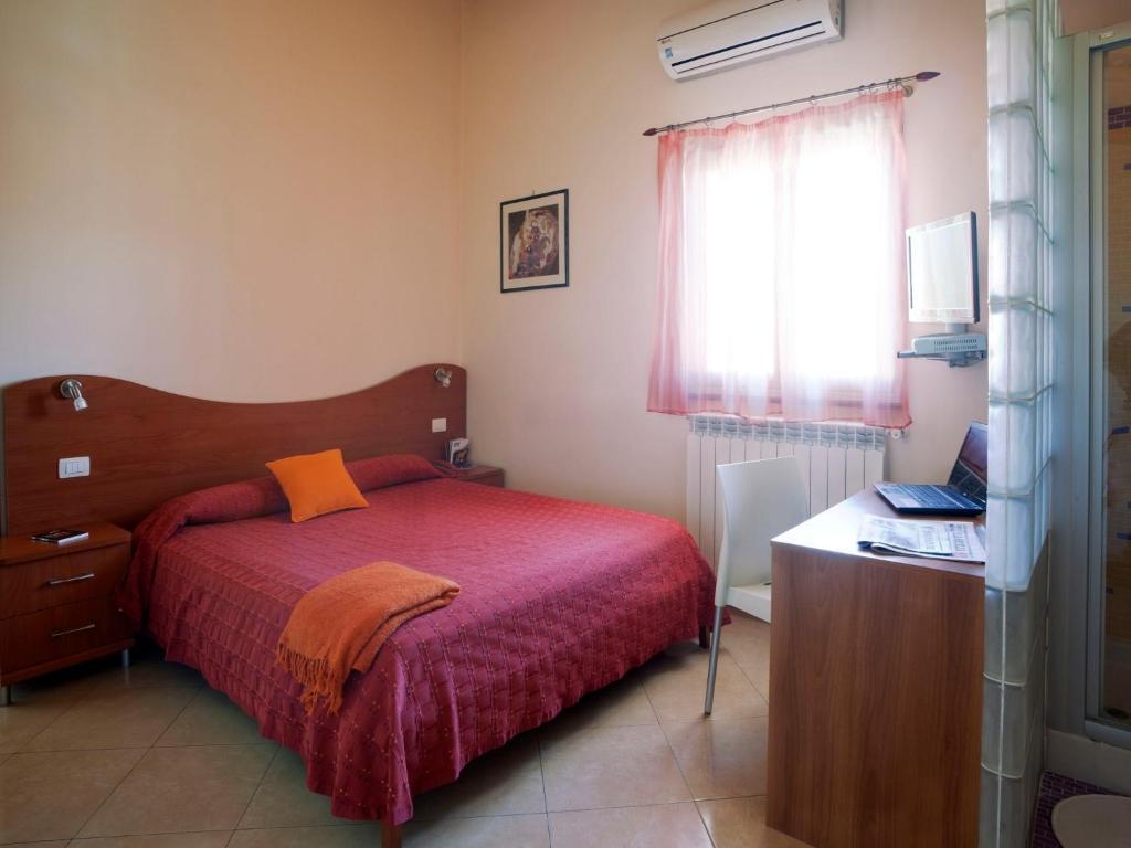 Motta Residence Hotel Motta SantʼAnastasia Quarto foto