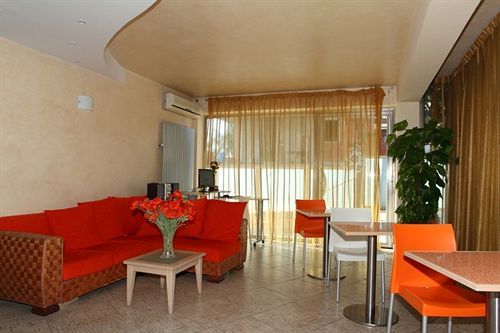 Motta Residence Hotel Motta SantʼAnastasia Exterior foto